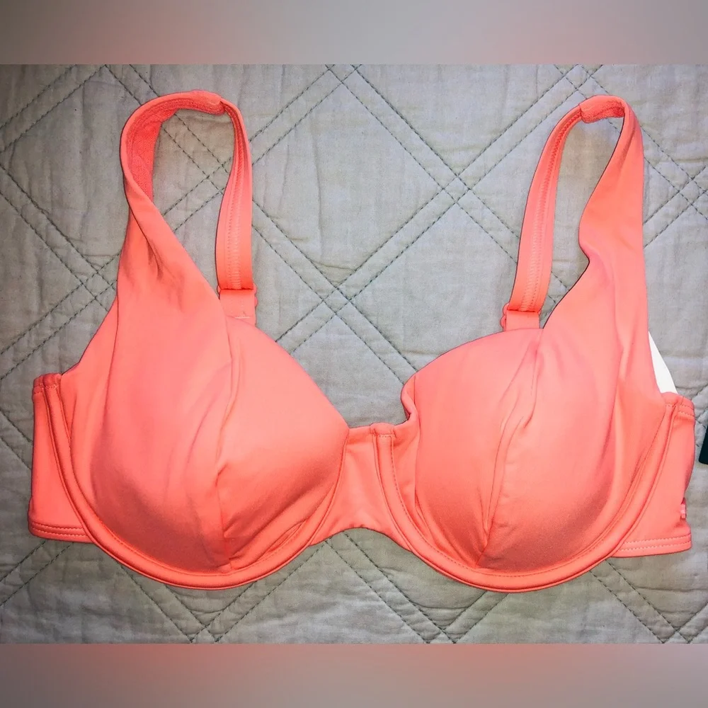 Roxy bikini top (updated sizes!) - Picture 2 of 4